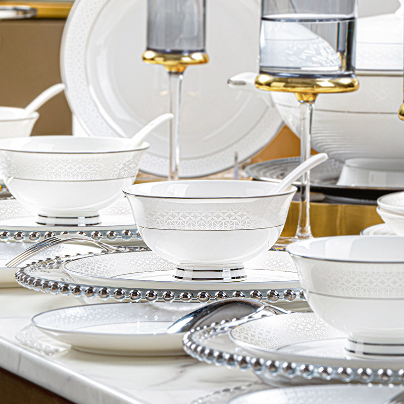 Высококачественный набор посуды sense of dishes из домашнего костяного фарфора 2024 года, новая легкая роскошная керамическая посуда и столовые приборы для новоселья и свадьбы в Цзиндэчжэне Изображение 1