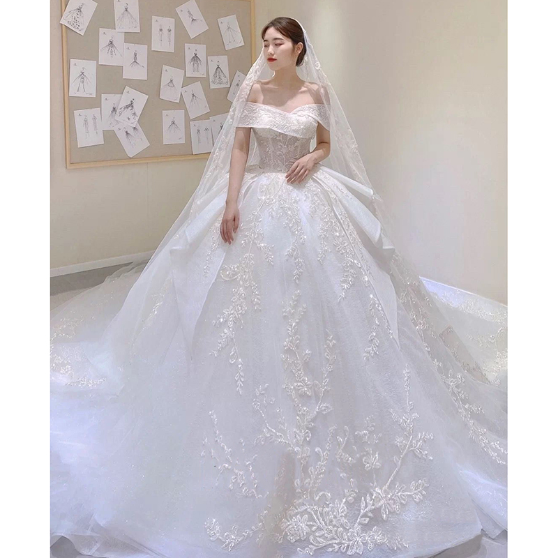 One -shoulder wedding dress main yarn 2023 new bride's high -end texture French retro heavy worker dragging tail One -shoulder wedding dress main yarn 2023 new bride's high -end texture French retro heavy worker dragging tail