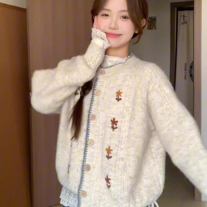 Japanese-Style Soft and Stylish Round-Neck Floral Embroidery Cardigan Sweater for Women, Autumn and Winter Lazy Style Outfit Top