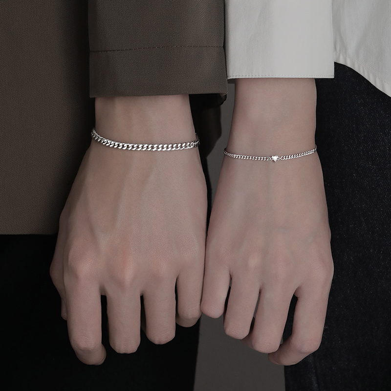 Silver Couple Bracelets, a Pair of Heart-Shaped Bracelets for Couples, Simple Engraved Plain Chain, Commemorative Gift for Birthday, for Boyfriend and Girlfriend