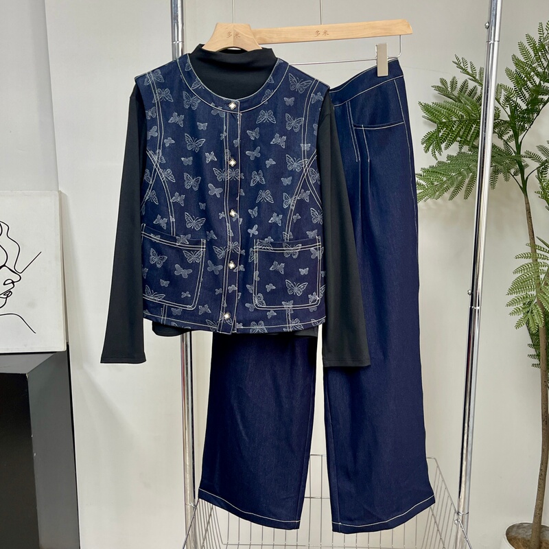 Middle-Aged Mom's Spring Denim Suit 26 New Styles, Age-Reducing, Stylish, and Elegant, Casual Three-Piece Set for Middle-Aged and Elderly Women in Spring and Autumn Middle-Aged Mom's Spring Denim Suit 26 New Styles, Age-Reducing, Stylish, and Elegant, Casual Three-Piece Set for Middle-Aged and Elderly Women in Spring and Autumn