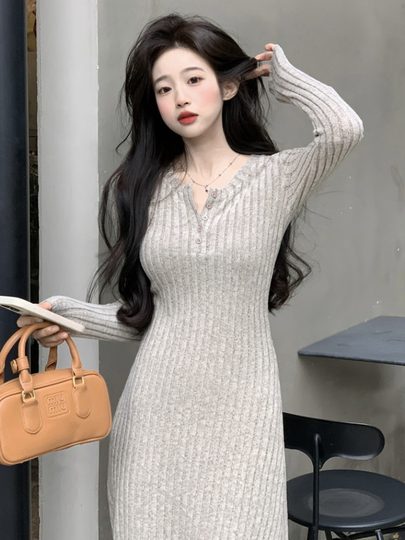 French-Style Half-Open Collar Long-Sleeve Knit Dress for Women, Suitable for Spring, Autumn, and Winter, with a Slim Waist and Fitted Design, Ideal as a Base Layer or Sweater Dress