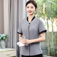 Женская серая наполовину наполовину свободно и удобно