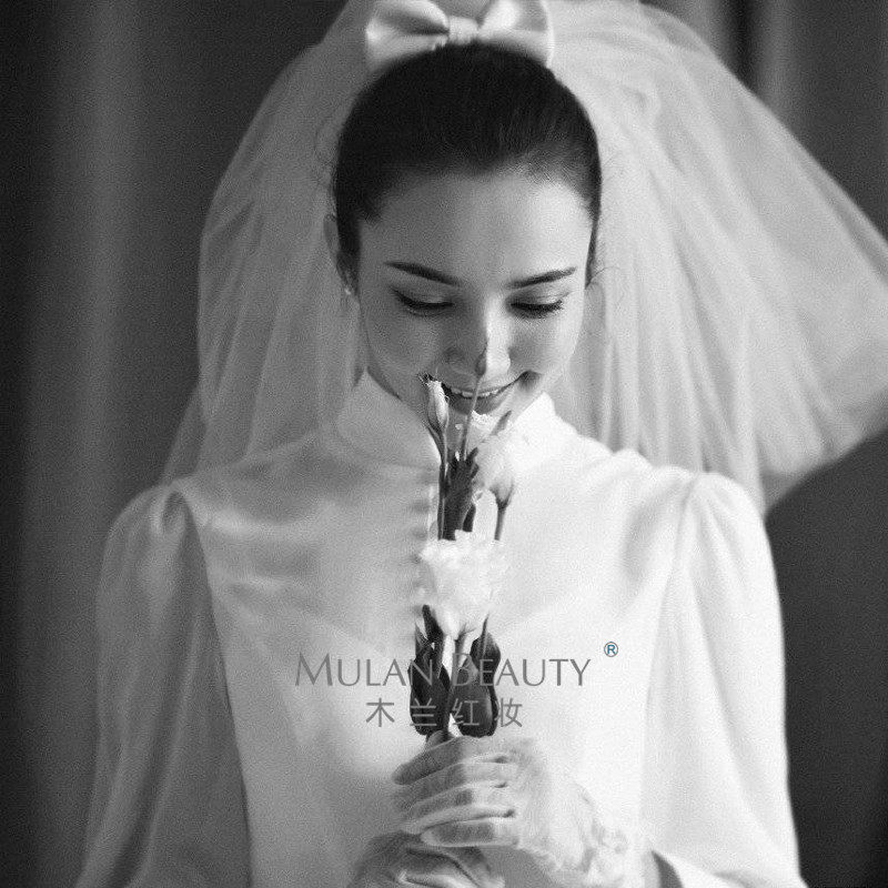 Retro Hepburn style bride wedding veil short double-layer bow veil photo tour shooting decorated with fluffy yarn