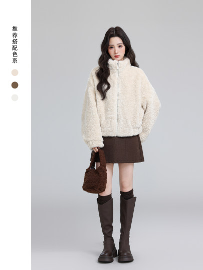 Apricot-Colored Stand-Collar Lamb Wool Coat for Women, Winter 2026 New Style, Loose Thickened Cardigan, Fluffy Short Top