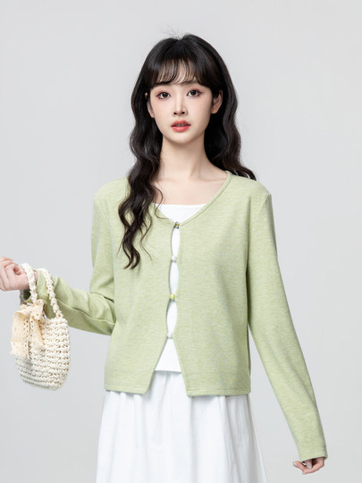 Green Fake Two-Piece Long-Sleeve T-Shirt for Women, Spring and Autumn 2026 New Style, Irregular V-Neck, Can Be Worn Inside or Outside, Short Top