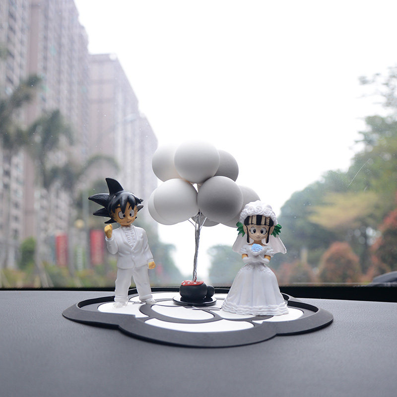 Wukong Kiki couple car center console decoration doll cute creative car interior accessories net red cartoon car