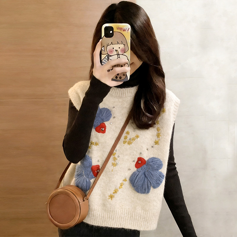 Unique and Exquisite Cartoon Jacquard Knitted Vest for Women, 2026 Spring New Fashion Straight-Cut High-End Versatile Top Unique and Exquisite Cartoon Jacquard Knitted Vest for Women, 2026 Spring New Fashion Straight-Cut High-End Versatile Top