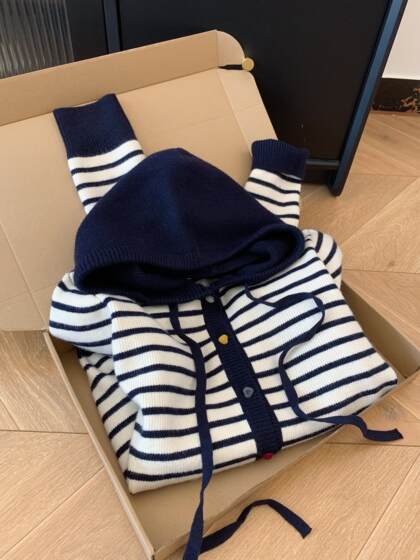 Super Stylish, Gentle and Lazy Style, Color-Blocked Striped Hooded Knit Cardigan for Women, New Autumn Korean Style Sweater Jacket, Trendy