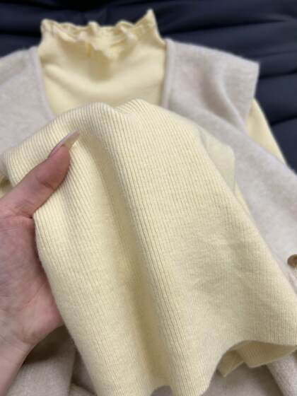 Korean-Style Gentle Yellow Lace Knit Sweater for Women, Autumn and Winter, Stylish and Beautiful, Soft and Cozy Inner Layer Base Shirt Set, Trendy Top