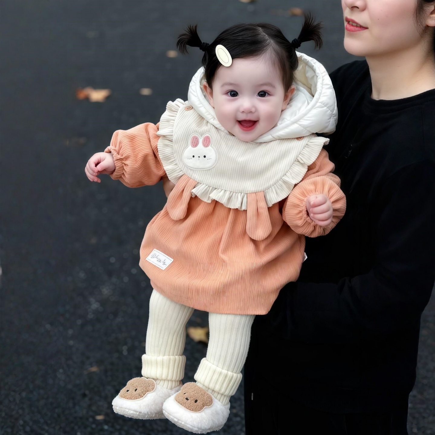 Girls' blouse can be worn outside in winter style