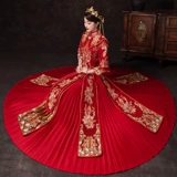 Пять -летний старый магазин пять цветов и кимоно, показывающие невесту невесты невесты невесты невесты невесты невесты, китайское свадебное платье, свадебное платье, поджарив свадебную девушку