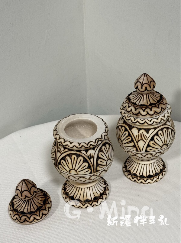 Xinjiang Souvenirs, Kashgar's Intangible Cultural Heritage, Handmade Poplar Wood Tableware Collection, Purely Natural Tea and Salt Jars, Flower Vases