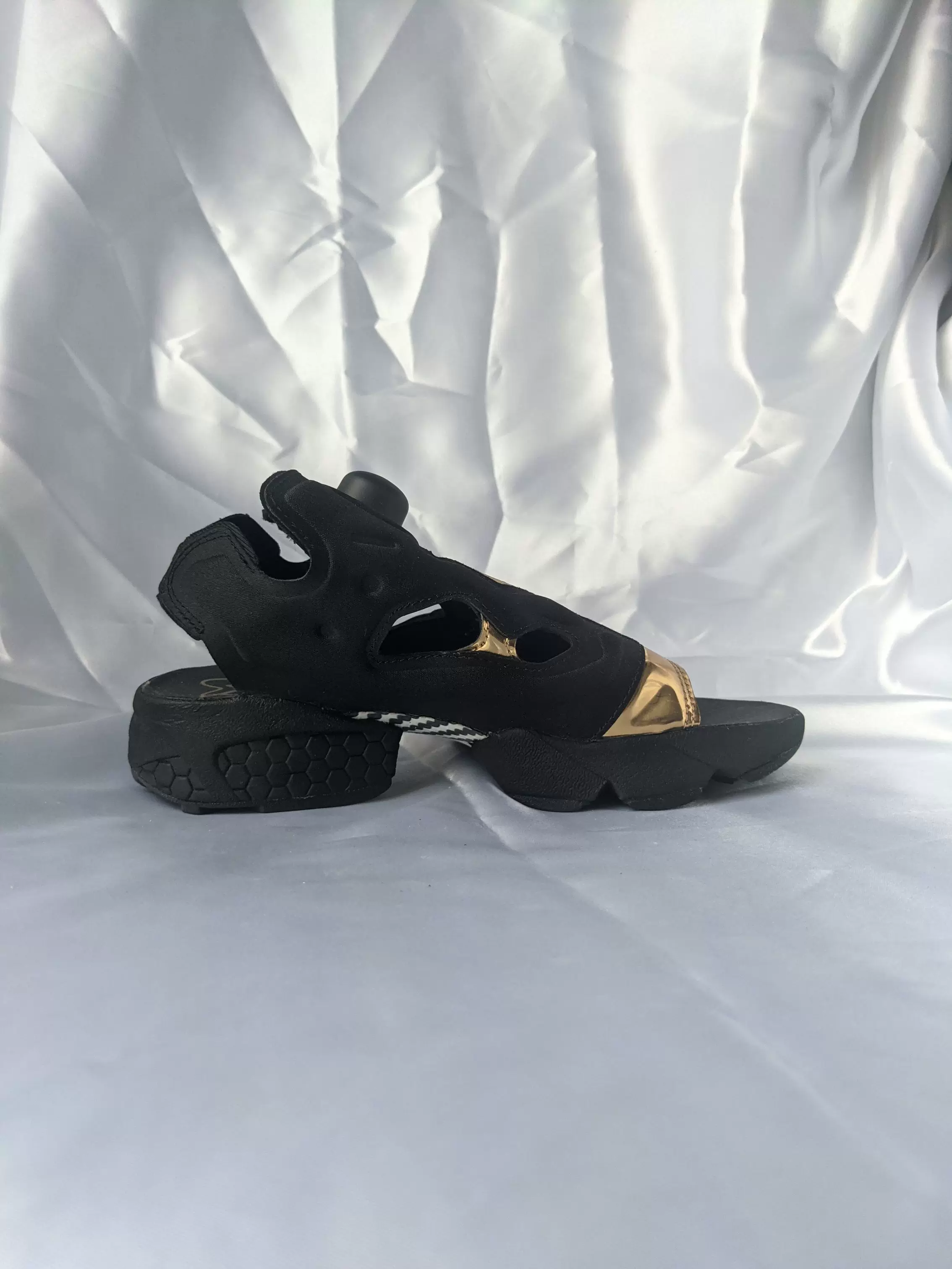 Ruobu Reebok Instapump Fury Сандалии Магги Спортивные тапочки BD3184