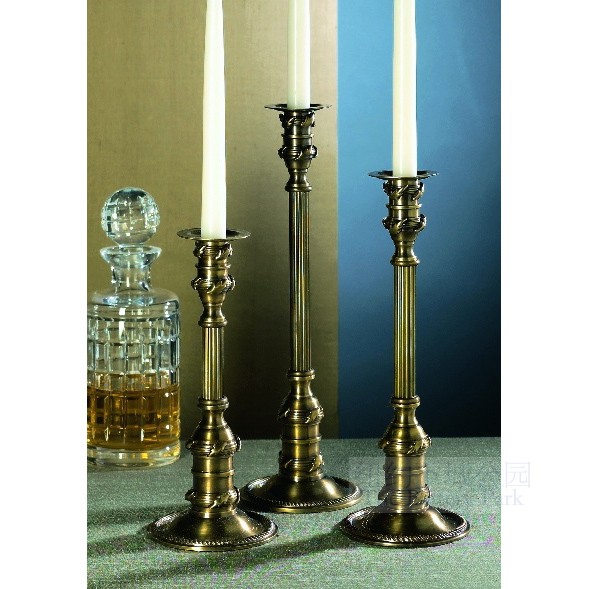 Spot New York Lower City Park imported ancient Roman Collins column copper leaflet candlestick ornament gift