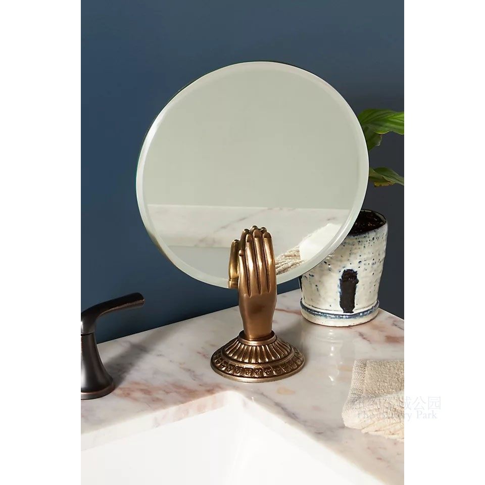 Spot New York Downtown Park Imported fiber jade handcuff, lunar classical metal cast iron round mirror decorated makeup mirror