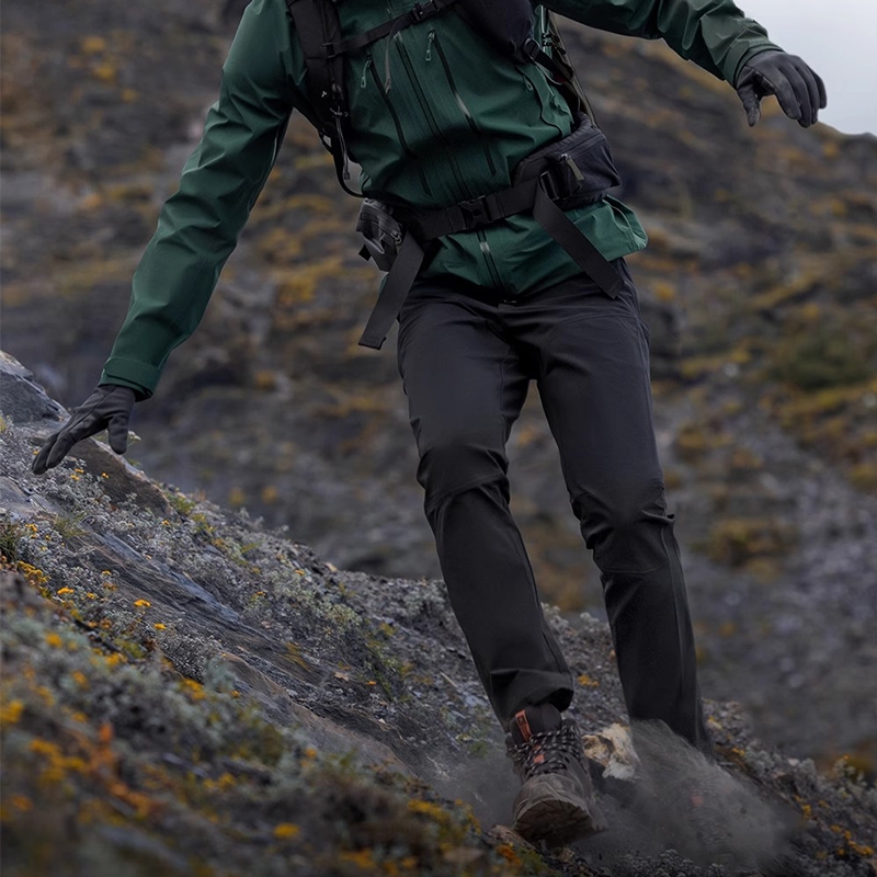 MONTPIC登山裤：现代登山者的得力助手