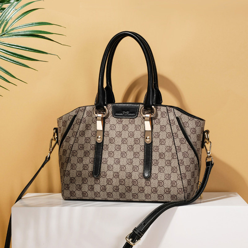 Zhuo Fan Armani handbag women 2019 new Korean version shoulder bag fashion large capacity messenger bag women bag