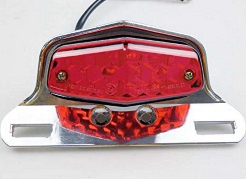 Miễn phí mail xe máy sửa đổi phụ kiện nặng đầu máy retro đỏ đèn hậu LED xe máy bạc đỏ 12 v phanh nhẹ - Đèn xe máy