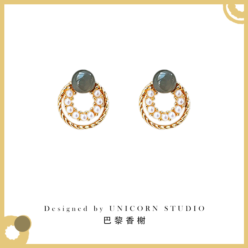 Romantic and simple French style small fragrance earrings women's ins small pearl earrings net red fashion fresh and versatile earrings