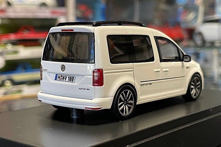 O1CN01KMtury1zFK7Ovn06U !!305486684