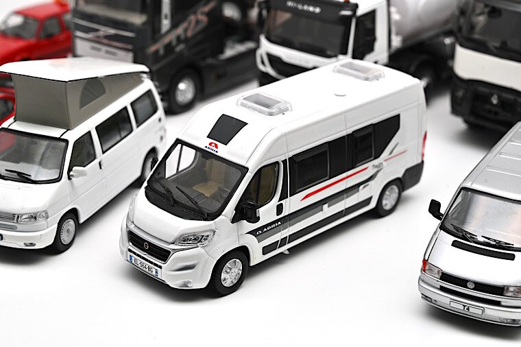 Ixo fiat 2015 fiat ducato adria twin 600 spt 1:43 model rv