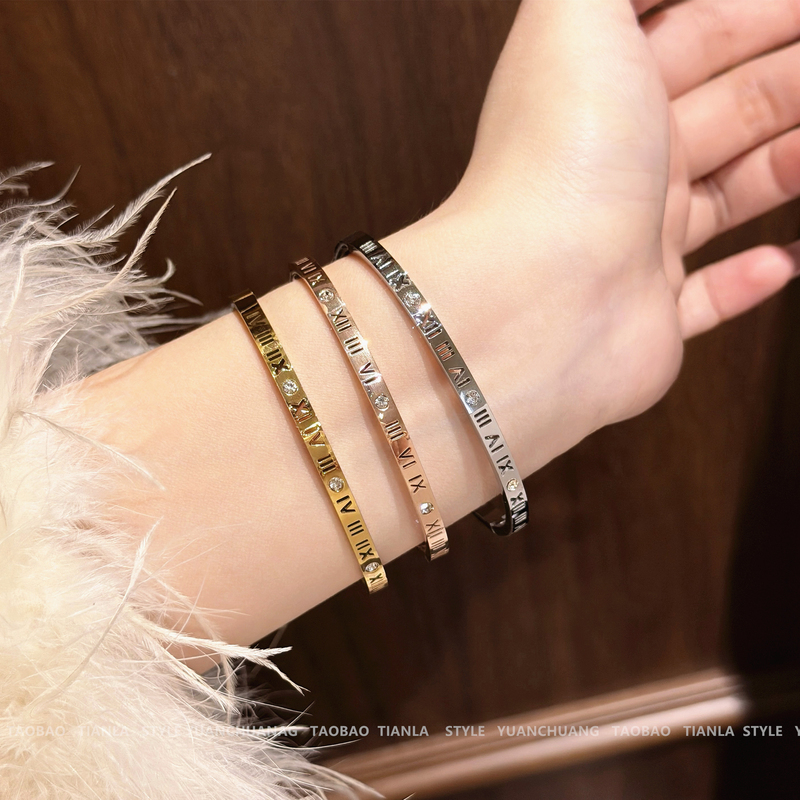 Titanium Steel Non-Fading 18K Gold-Plated Roman Numeral Bracelet for Women, High-End Light Luxury Niche Diamond-Studded Bracelet