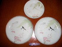  Late Qing Dynasty shallow drop flower and bird plate pair plus one
