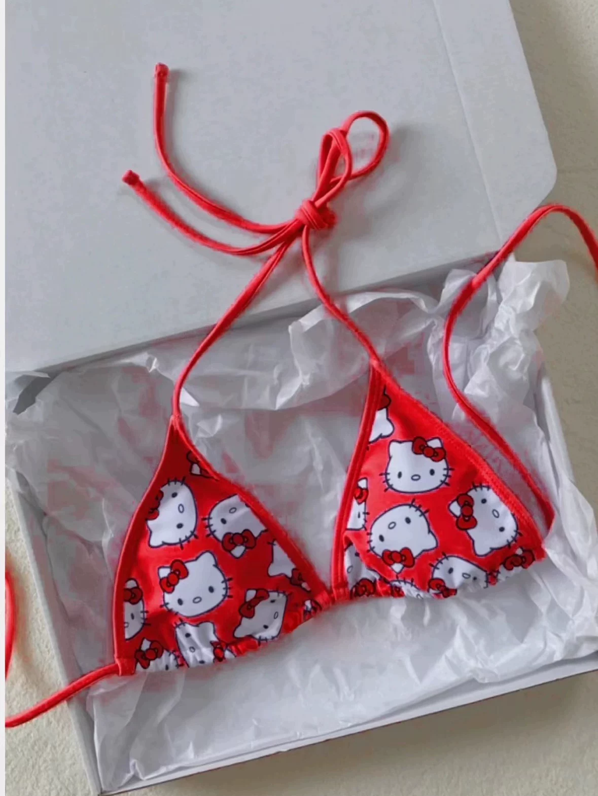 Hello Kitty, красный купальник, широкий диапазон цветов