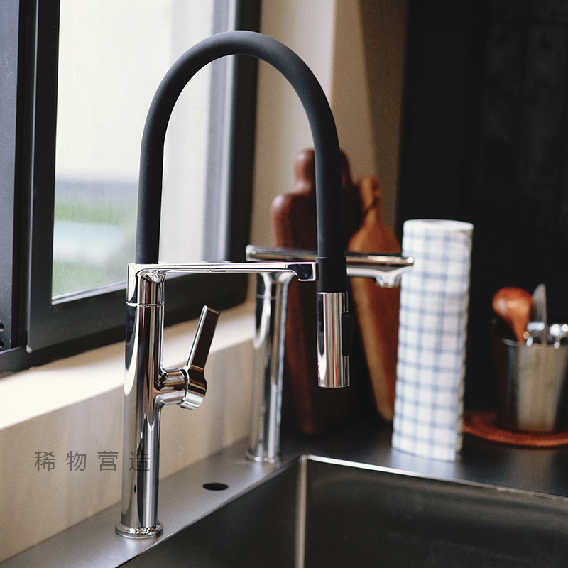 Xiwu Creates a Kitchen Faucet with Hot and Cold Water for Washing Dishes, Featuring a Flexible Hose for Home Use, Rotatable and Pull-Out, Minimalist Design L7