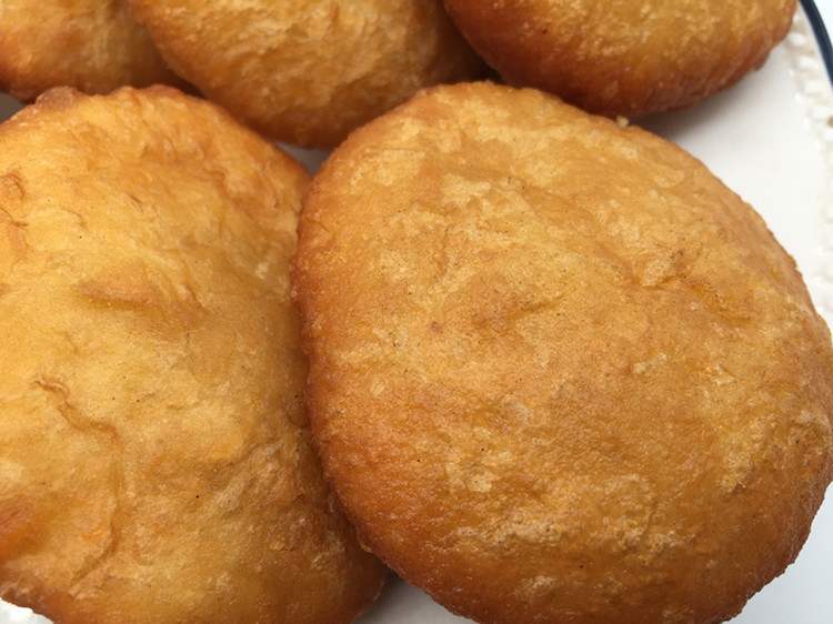 Sugar cake fried semi-finished Xuzhou Henan specialty fried sugar cake round sugar cake hot 10 freshly made and sold
