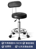 Изумрудная зеленая черная вода