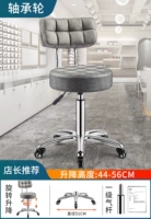 Серебряная кожа с серого котенок