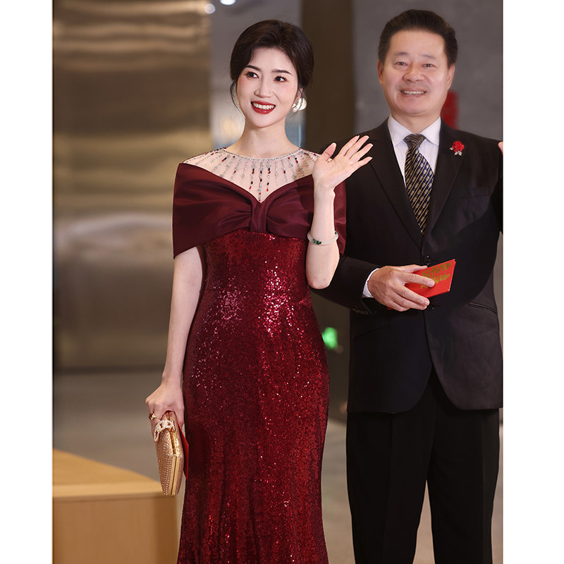 红色亮片晚礼服:高贵气质,婚宴焦点,年轻喜妈妈必备!-礼服-淘宝好物网