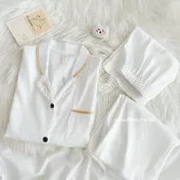 32886-тройка белая девушка