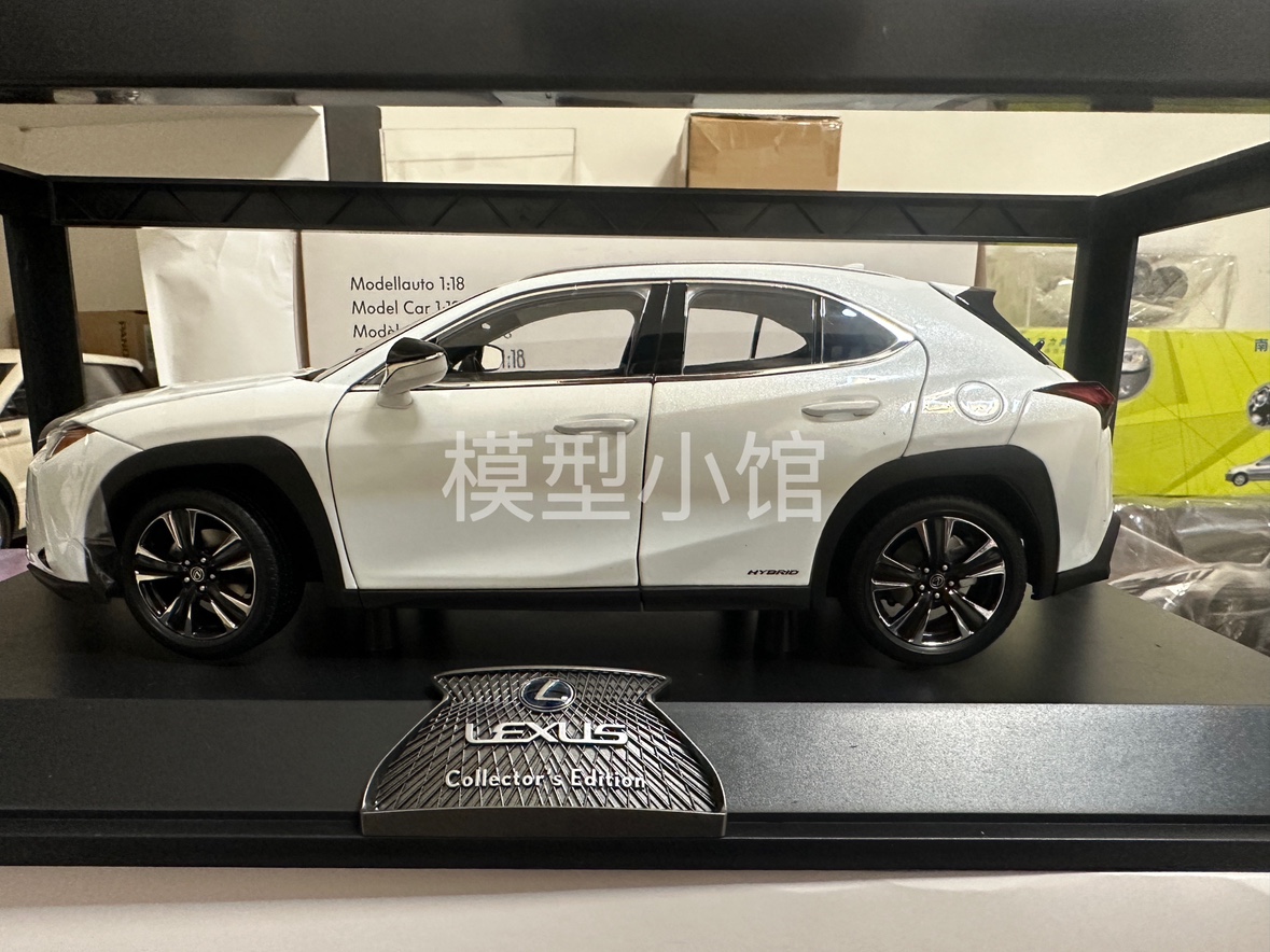 Original plant Lexus UX260h1: 18 car model refined version 1:18 alloy car model-Taobao