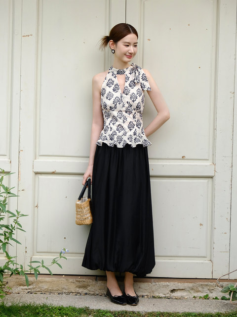 Xxning New Chinese Style V-Neck Hollow-Out Tie Halter Top for Women, Autumn New Slim Fit Elegant Blouse