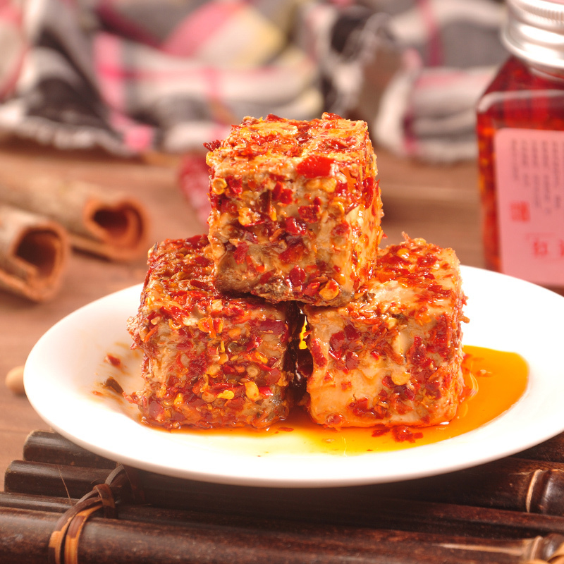 Guilin curd curd Guangxi Guilin Special production Sanbao farmhouse homemade Homemade Spicy Red Oil Moldy Curd Cheese Curd Cheese Authentic Red Fang Bottled