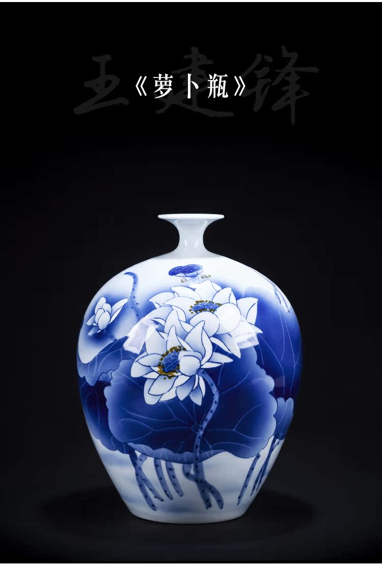 Jingdezhen ceramic hand - made of new Chinese blue and white porcelain vase pomegranate bottle place to live in the living room TV cabinet decoration