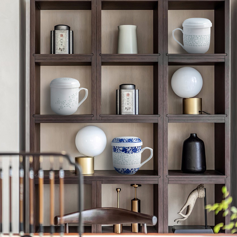 Jingdezhen ceramic hand - made exquisite blue and white tea cup home with cover filter tea separate office cup large capacity