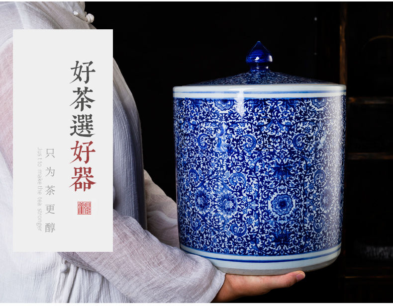 Jingdezhen ceramic antique flower tea pot of Chinese style household size with cover sealed container storage tank is large