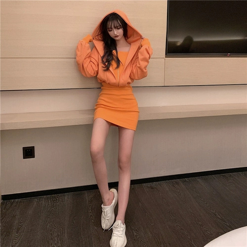Летний однотонный сексуальный милый комплект с капюшоном для отдыха, толстовка, платье, коллекция 2021, облегающий крой, с акцентом на бедрах