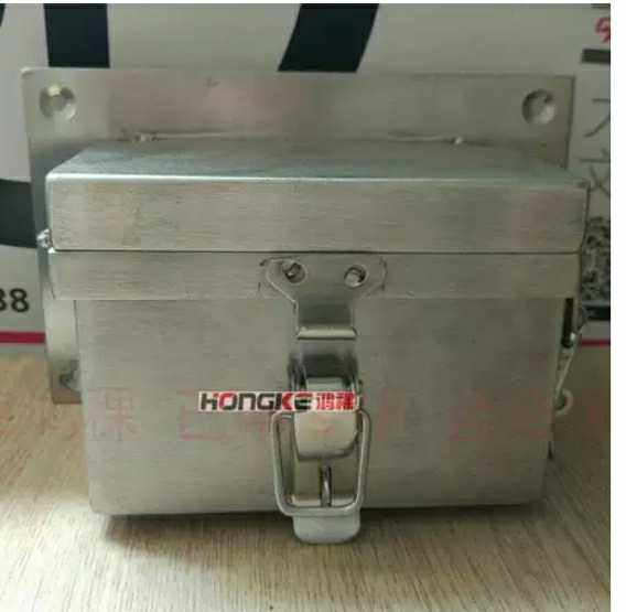Hongbarley brand stainless steel lighter box fixed box hotel office building three-hole padlock cigarette box with cover