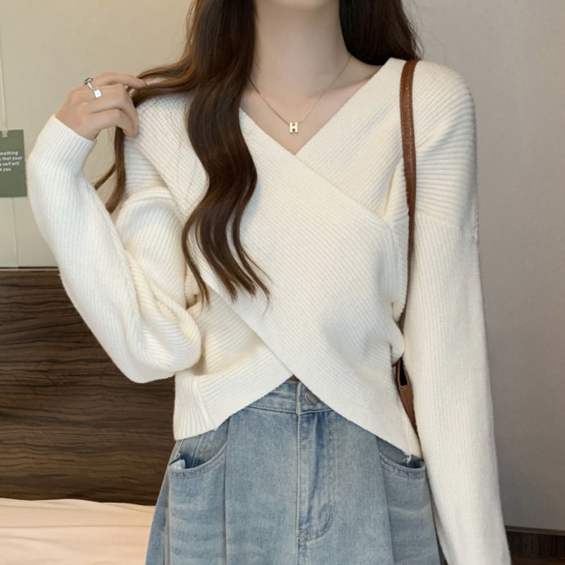 Irregular Cross V-Neck Pullover Sweater for Women, Autumn and Winter, Loose and Lazy Short Knitted Top with a Sense of Design
