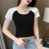 Белая короткая летняя приталенная футболка, высокая талия, облегающий крой