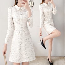 Small dress autumn 2021 new temperament white waist thin long sleeve wool skirt womens autumn and winter