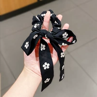 Черная цветочная лента