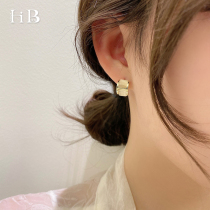 Lost an earring Mori Korean temperament high-end small waist earring jewelry 2021 New Tide light luxury simple simple