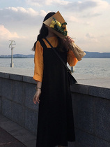 Spring and autumn season 2021 new sweet and salt Hepburn wind light ripe wind age-reducing Western style strap two-piece suit skirt