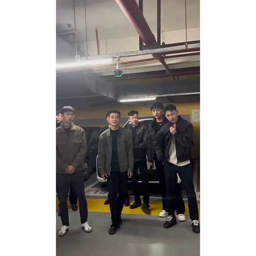 Черные джинсы, штаны, штаны-клёш, свободный прямой крой, стройный силуэт, в американском стиле